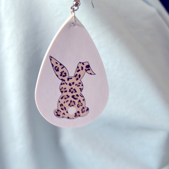 5/$25 🐇 Easter Rabbits and Baby Chick Drop Earrings 🐣 - Picture 4 of 7